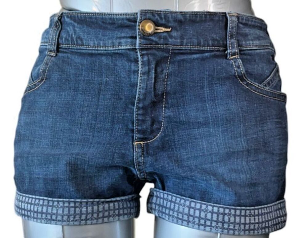 Tommy Hilfiger Shorts Girls 16 Low Rise Cuffed Denim Stretch (W28 L2)